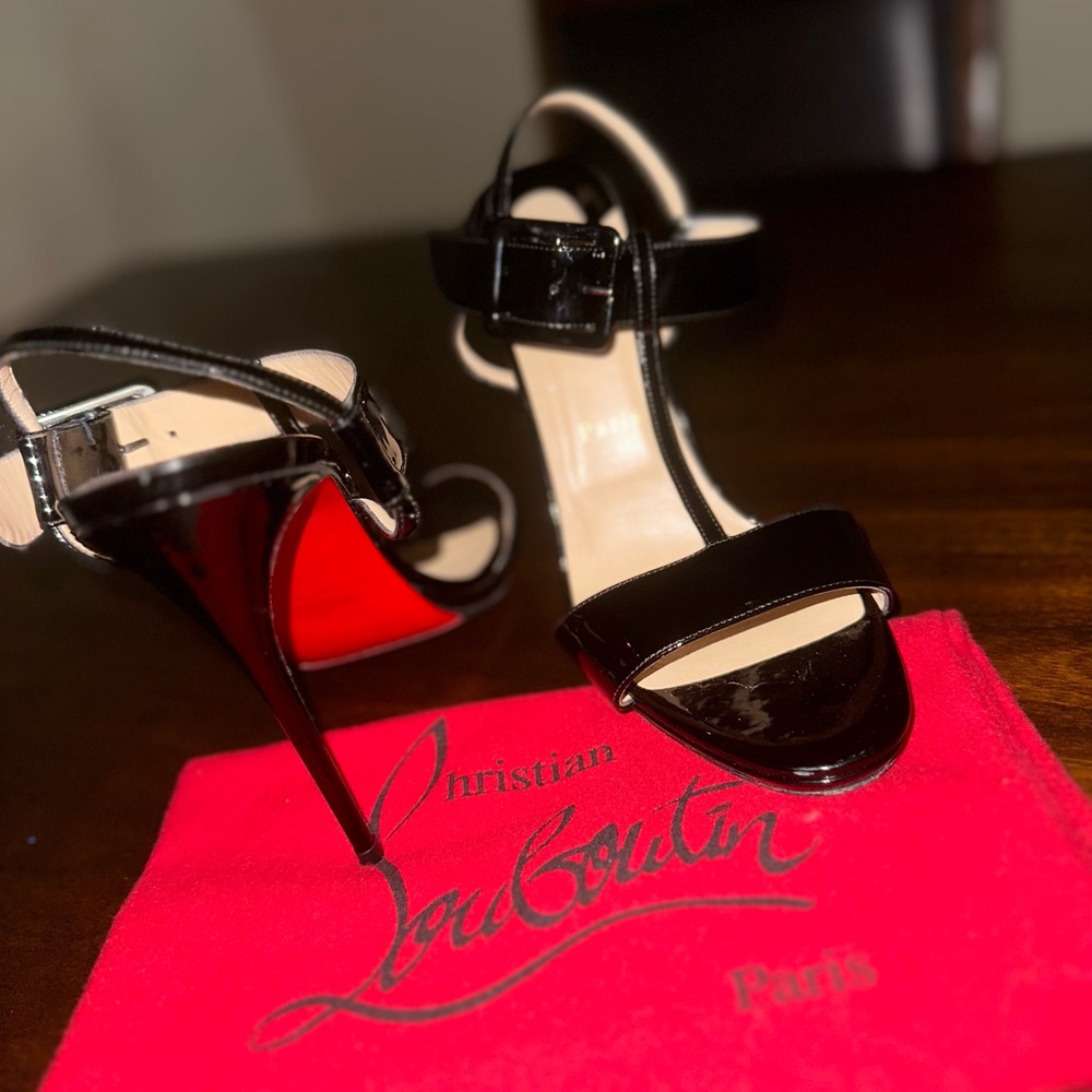 Black Patent Leather- Excellent condition